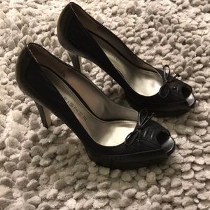 Marc Fisher Black leather peek toe heels 👠